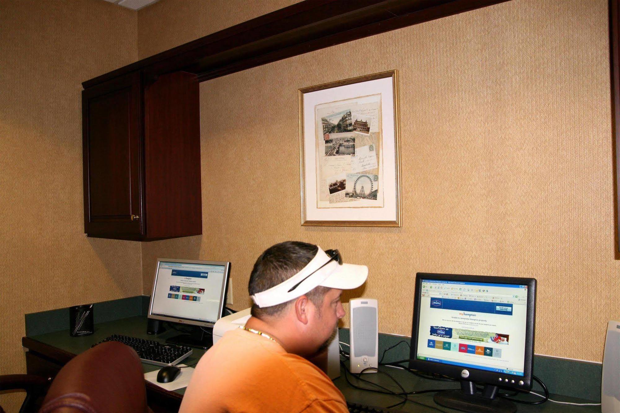 Hampton Inn Louisville Northeast Facilities photo